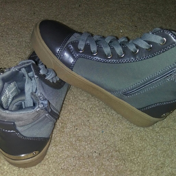 Grey Juicy Couture sneakers - Picture 2 of 4